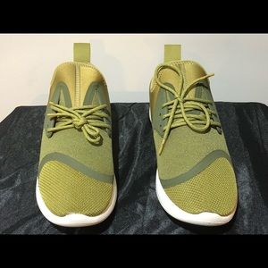 Nike Lunarcharge Essential